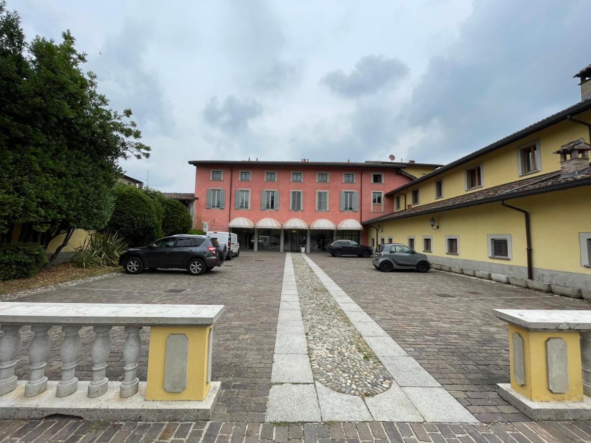 Bes Hotel Bergamo Cologno Al Serio Exterior foto