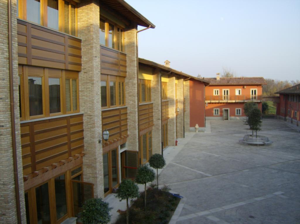 Bes Hotel Bergamo Cologno Al Serio Exterior foto