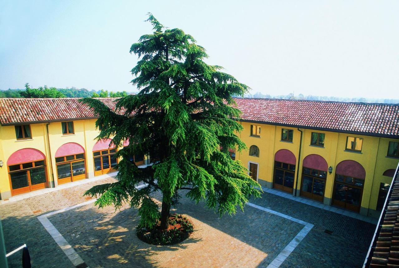 Bes Hotel Bergamo Cologno Al Serio Exterior foto